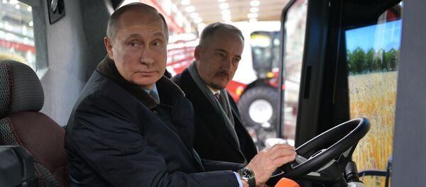 Vladimir Poutine à Rostselmach - Sputnik Afrique