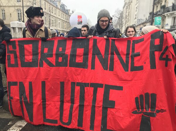 Deuxième manifestation des étudiants contre la réforme universitaire à Paris, 6 février 2018 - Sputnik Afrique