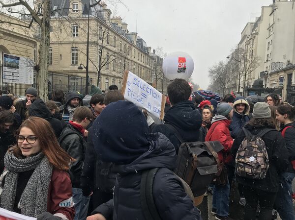 Deuxième manifestation des étudiants contre la réforme universitaire à Paris, 6 février 2018 - Sputnik Afrique