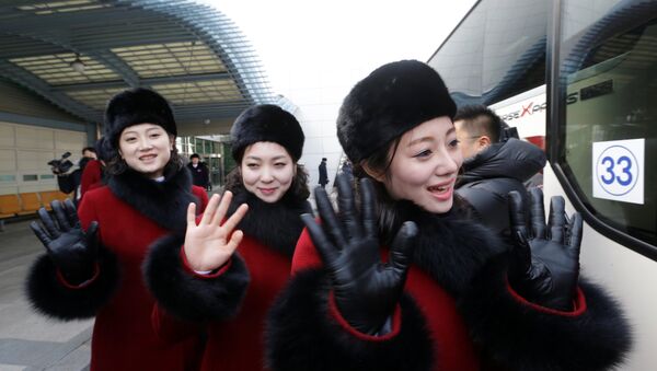 Des pom-pom girls nord-coréennes en Corée du Sud - Sputnik Afrique