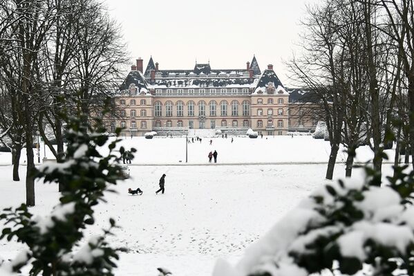 Paris blanchie par la neige après la crue - Sputnik Afrique