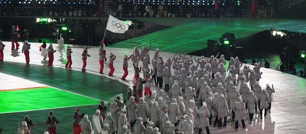 Les sportifs russes défilent à Pyeongchang sous la bannière olympique - Sputnik Afrique