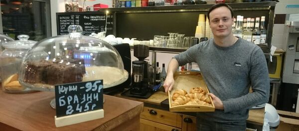 Antoine Galavatine, propriétaire du café Comme à Paris - Sputnik Afrique