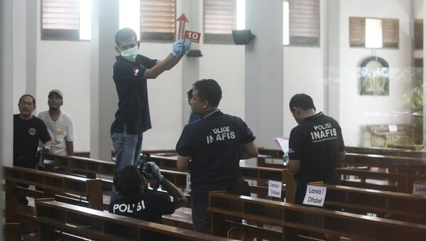 Indonésie: un homme attaque des fidèles dans une église catholique, faisant 4 blessés - Sputnik Afrique