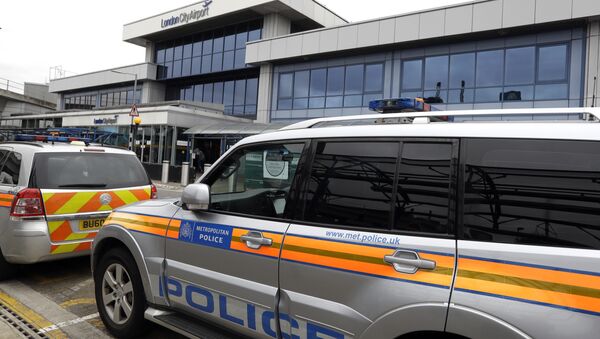 Police près de l’aéroport de Londres-City - Sputnik Afrique