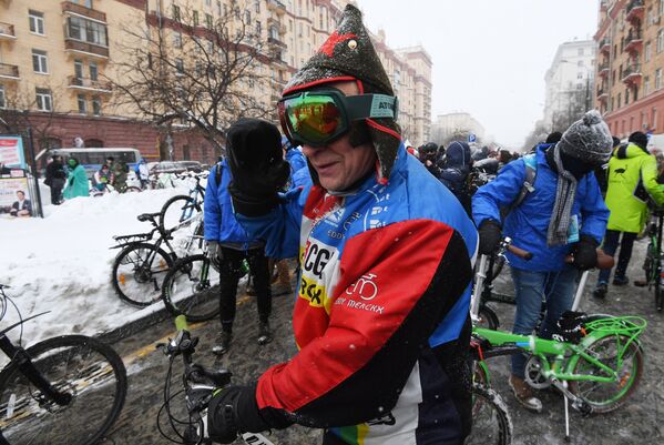 La 3e édition du défilé cycliste hivernal de Moscou - Sputnik Afrique