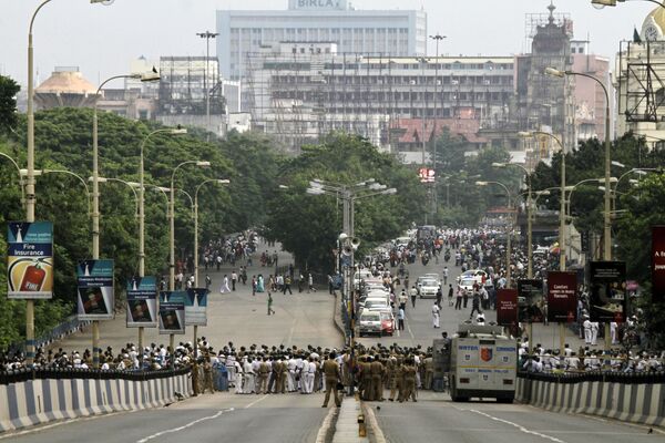 Un pont menant vers le consulat des Etats-Unis à Calcutta Un pont menant vers le consulat des Etats-Unis à Calcutta - Sputnik Afrique