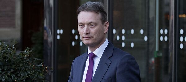 Dutch Minister of Foreign Affairs Halbe Zijlstra leaves the Dutch parliament Tweede Kamer after he announced his resignation in The Hague - Sputnik Afrique