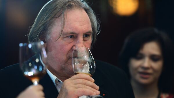 Gérard Depardieu à une dégusation de vin en Crimée - Sputnik Afrique