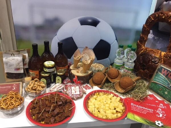 Menu footballistique spécial créé à Vladimir pour le Mondial 2018 Menu footballistique spécial créé à Vladimir pour le Mondial 2018 - Sputnik Afrique