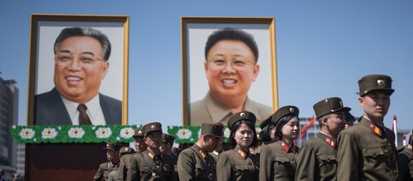 Les portraits de Kim Il-sung et Kim Jong-il - Sputnik Afrique