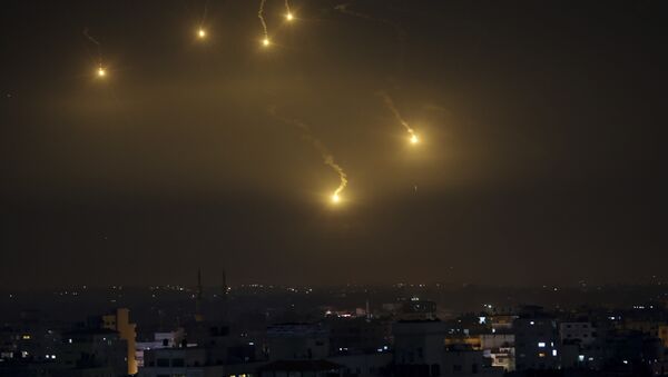 File Photo of Rockets Exploding Over Israel - Sputnik Afrique