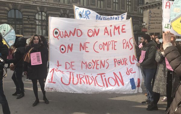 Manifestation 21 février à Paris contre la #LoiAsileImmigration - Sputnik Afrique