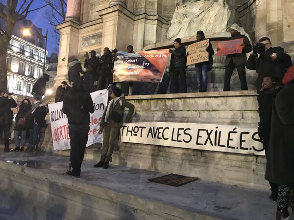 Manifestation contre la loi asile-immigration à Paris, 21 février 2018 Manifestation contre la loi asile-immigration à Paris, 21 février 2018 - Sputnik Afrique