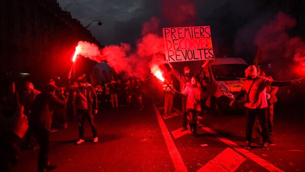 Демонстрация в Париже против политики Эммануэля Макрона - Sputnik Afrique