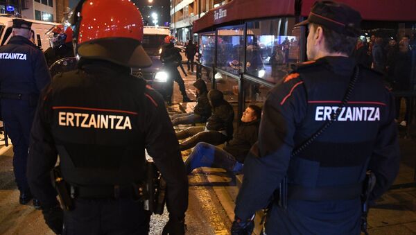 La police à Bilbao lors des heurts entre supporters - Sputnik Afrique