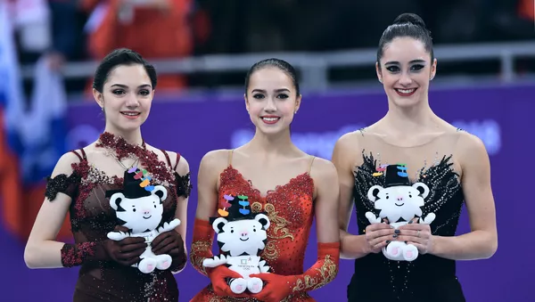 Evguenia Medvedeva, Alina Zagitova et Kaetlyn Osmond