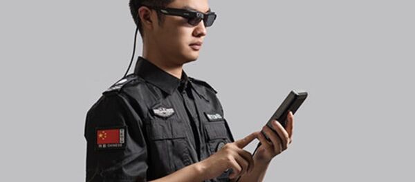Comment on a ajouté de l’intelligence artificielle aux policiers chinois Comment on a ajouté de l’intelligence artificielle aux policiers chinois - Sputnik Afrique