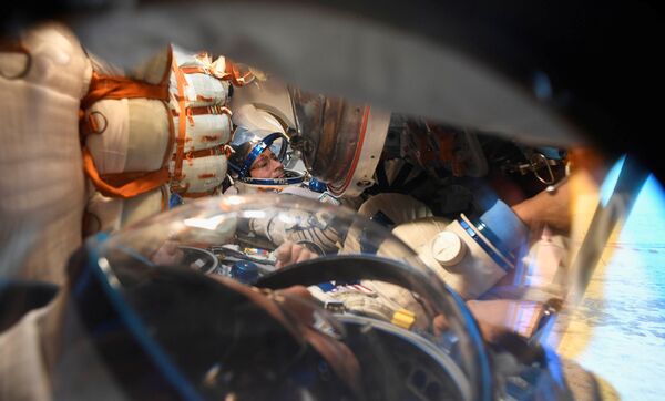 Retour des membres de l’équipage de l’expédition ISS-53/54 sur Terre - Sputnik Afrique