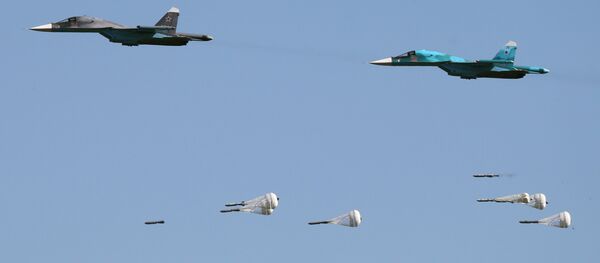 Su-34 fighter-bombers during the Aviadarts-2016 competition held as part of International Army Games - 2016 at the Dubrovichi training field in the Ryazan Region - Sputnik Afrique