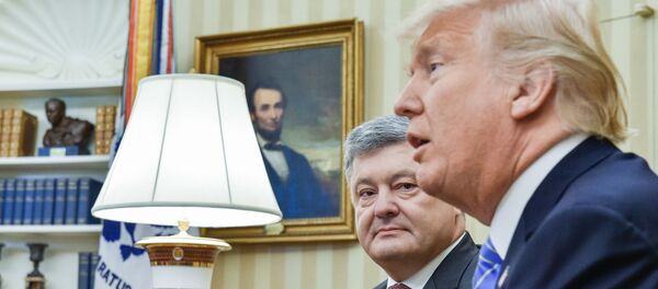 Piotr Porochenko (à gauche) et Donald Trump - Sputnik Afrique