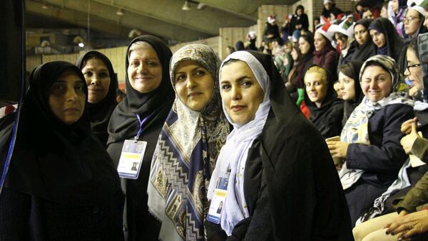 Les Iraniennes peuvent désormais accéder aux stades pour assister à des matchs sportifs - Sputnik Afrique