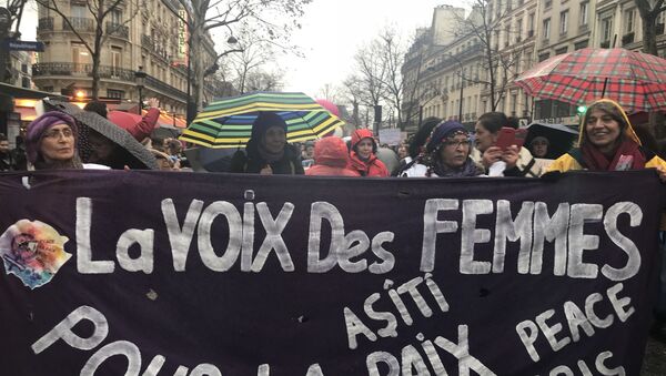 8 mars: une manifestation contre la discrimination des femmes à Paris - Sputnik Afrique
