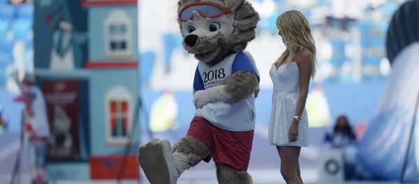 Oficjalna maskotka Mundialu w Rosji wilk Zabiwaka - Sputnik Afrique