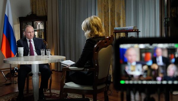 Russian President Vladimir Putin during an interview with NBC network anchor Megyn Kelly in Kaliningrad - Sputnik Afrique