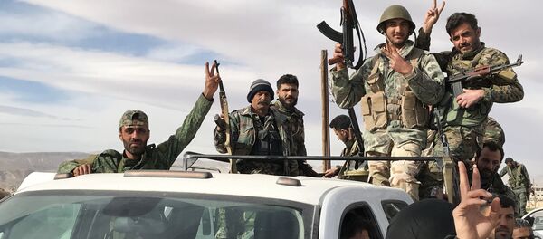 Des militaires syriens dans la Ghouta orientale - Sputnik Afrique