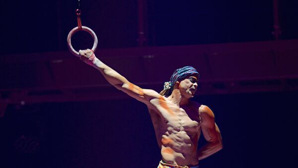 This Sept. 24, 2017, photo provided by Michael Kass shows Yann Arnaud during a Cirque du Soleil performance in Toronto - Sputnik Afrique