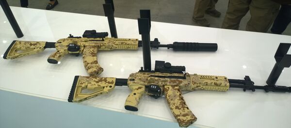 AK-15 et AK-12 AK-15 et AK-12 - Sputnik Afrique