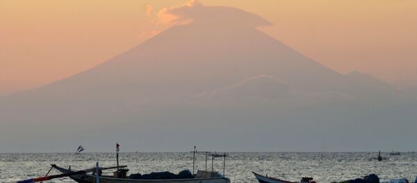 Le volcan Agung - Sputnik Afrique
