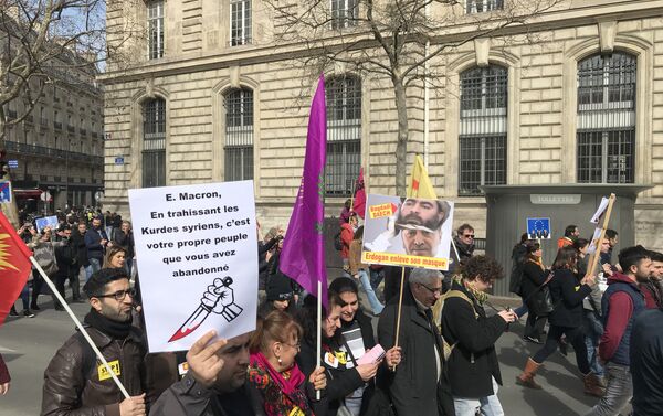 Manifestation en soutien aux Kurdes d’Afrine à Paris, le 24 mars 2018 - Sputnik Afrique