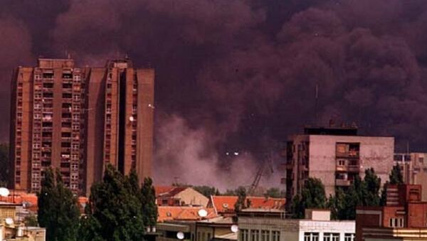 Нато бомбардовање СР Југославија 1999. године. Нато бомбе свакодневно су погађале Рафинерију нафте Нови Сад и изазивале еколошку катастрофу. - Sputnik Afrique