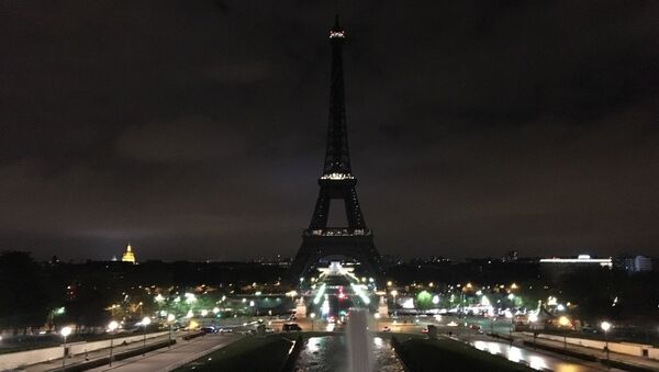 La Tour Eiffel à Paris - Sputnik Afrique