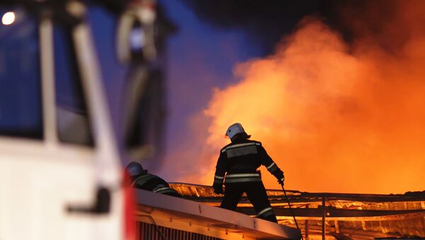 Un incendie d’envergure ravage un magasin de meubles dans la ville russe d’Irkoutsk (image d'illustration) - Sputnik Afrique