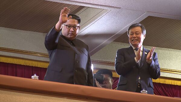 Kim Jong-un au concert des musiciens sud-coréens de K-pop à Pyongyang - Sputnik Afrique