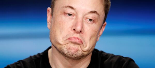 SpaceX founder pauses at a press conference following the first launch of a SpaceX Falcon Heavy rocket at the Kennedy Space Center in Cape Canaveral, Florida, U.S., February 6, 2018 - Sputnik Afrique