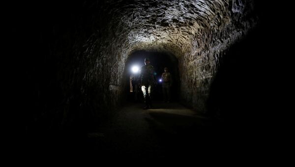 Tunnel souterrain à Jobar - Sputnik Afrique