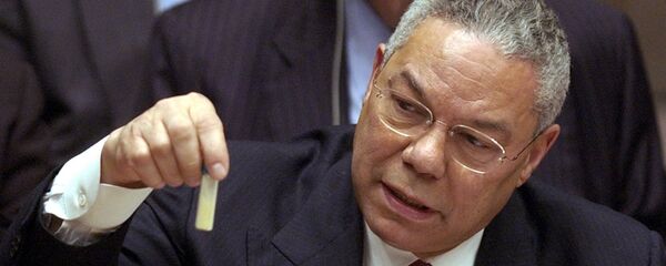 Colin Powell présente une fiole censée contenir de l'anthrax au Conseil de sécurité de lOnu - Sputnik Afrique