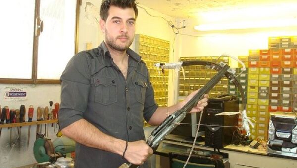 مهندس سوري شاب يصنع بندقية كهرومغناطيسية - Sputnik Afrique