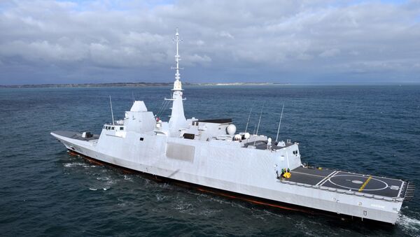 An aerial view taken on November 27, 2012 shows the new Italo-French FREMM multipurpose frigate Aquitaine off the coast of Lorient, western France. - Sputnik Afrique