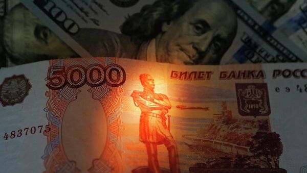 Dollars et roubles - Sputnik Afrique