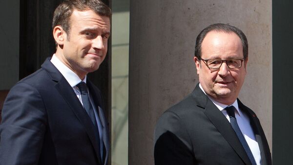Hollande et Macron - Sputnik Afrique