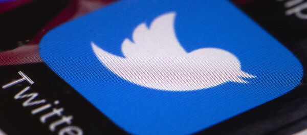 Twitter app on a mobile phone - Sputnik Afrique