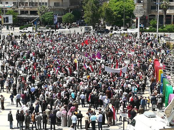 Protestation contre les frappes à Alep - Sputnik Afrique
