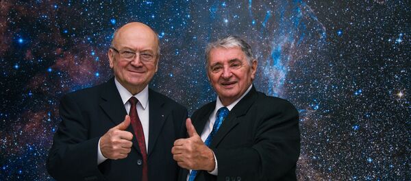 Oldřich Pelčák et Vladimír Remek - Sputnik Afrique