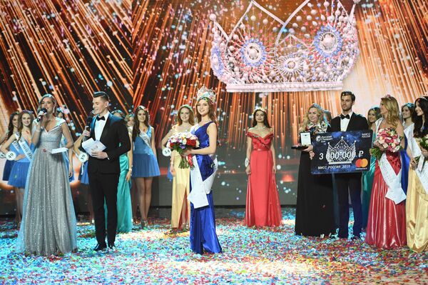 La gagnante et les finalistes du concours de beauté Miss Russie 2018 - Sputnik Afrique