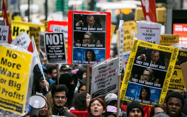 Manifestation de protestation contre les attaques sur la Syrie à New York - Sputnik Afrique
